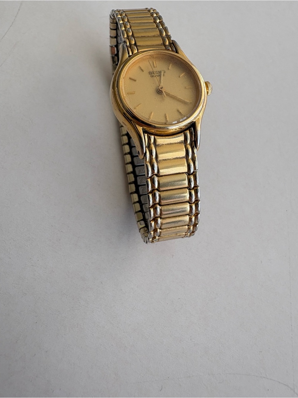 Vintage Seiko Gold-tone Ladies Stretch Bracelet Watch - Picture 3 of 11